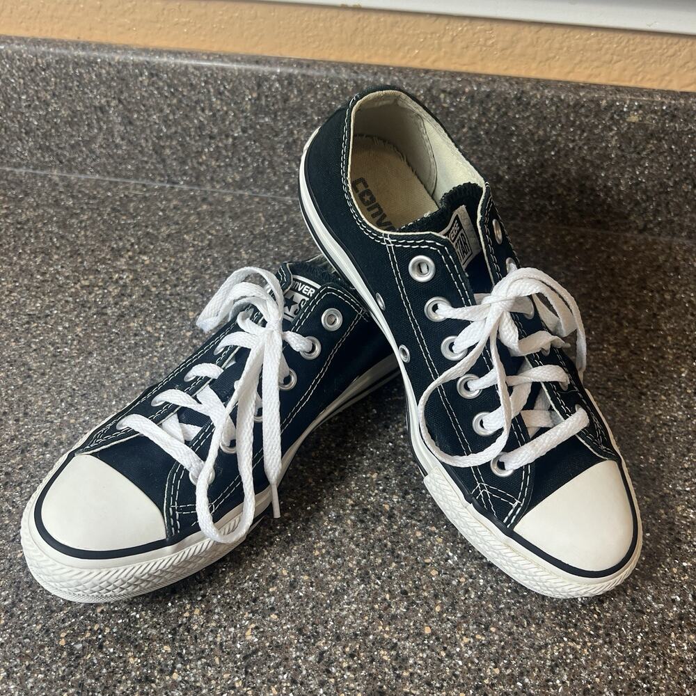 Converse All Star Low Top Womens Sz 7 Classic Black Canvas Sneaker Skate Lace Up - Picture 2 of 12